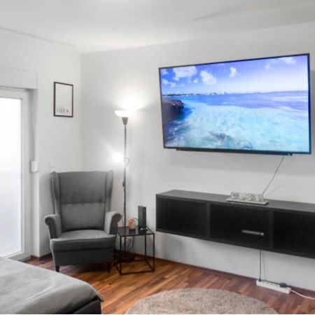 Relax Oasis With 65 Smarttv, Kitchen And Balcony Apartment ดุยส์บูร์ก ภายนอก รูปภาพ