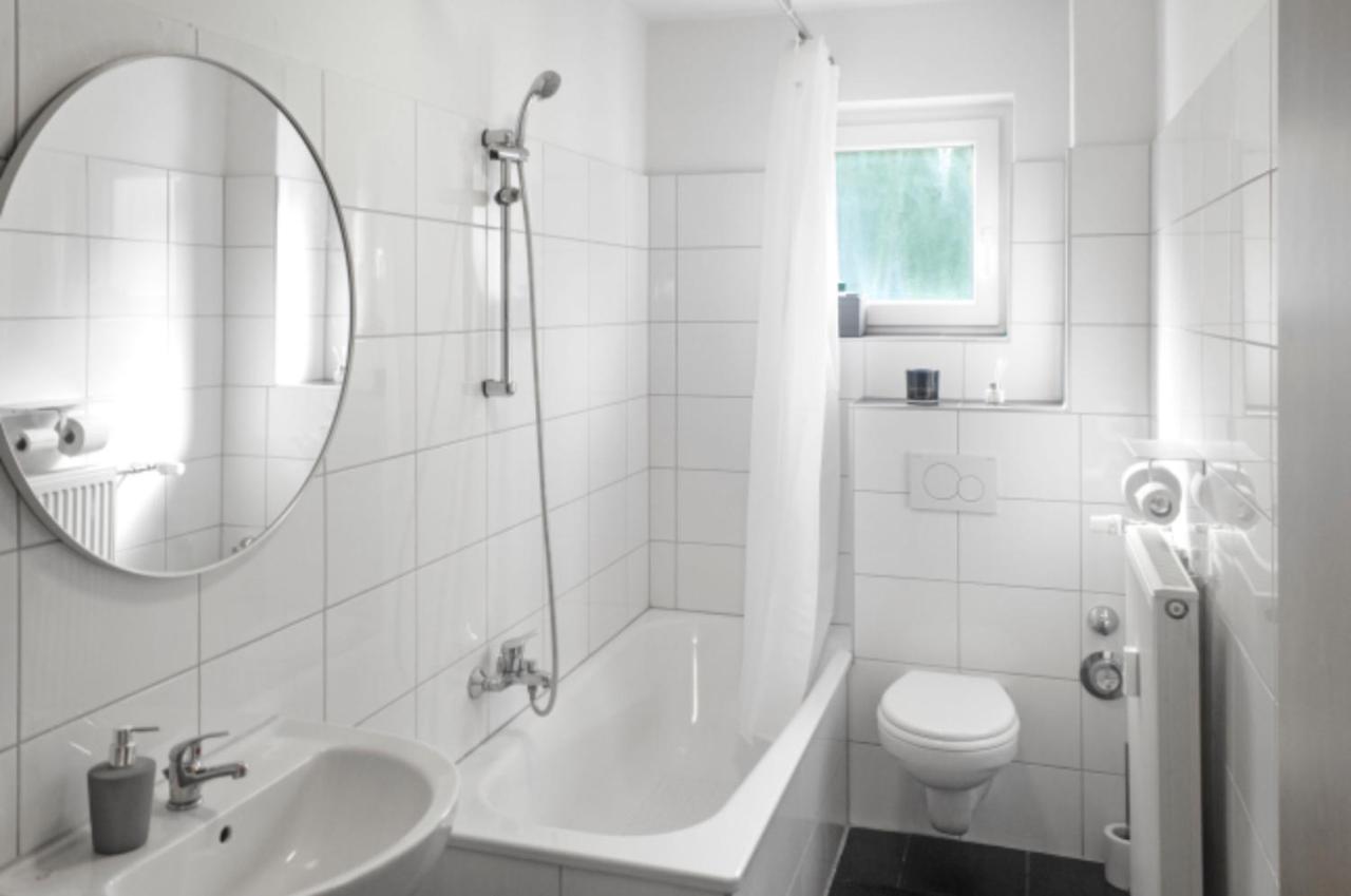 Relax Oasis With 65 Smarttv, Kitchen And Balcony Apartment ดุยส์บูร์ก ภายนอก รูปภาพ